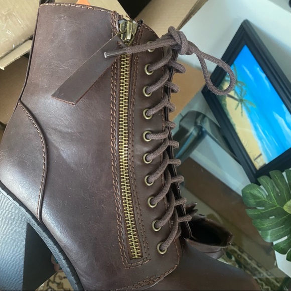 Closed Round Toe Lace-Up Block Heel Combat Boots - Picture 8 of 15